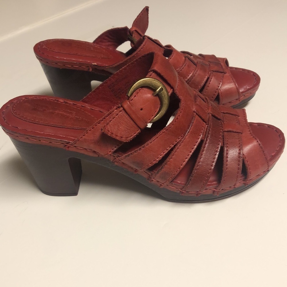 White mountain red leather sandals, sz 8